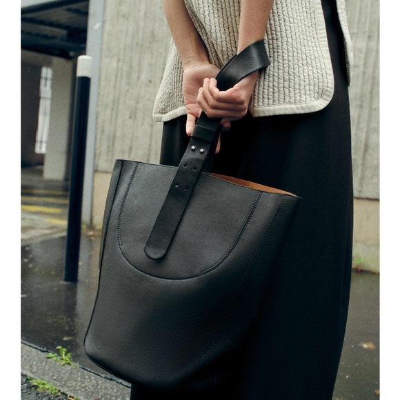 NWT Zara Large Leather Bucket Bag